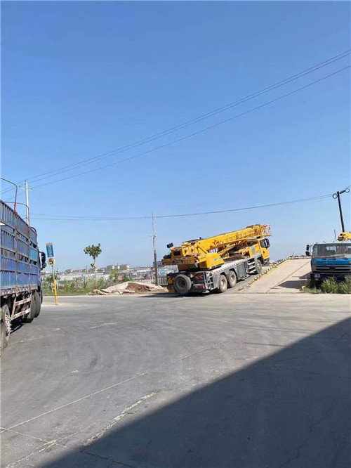 惠山区25吨吊车的租赁价格大概是多少？