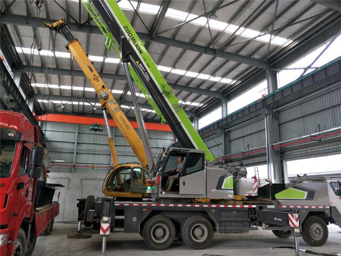 惠山区高空车出租需要注意哪些安全事项？