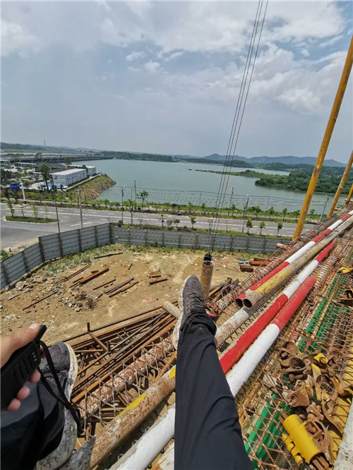 惠山区作业中发生设备损坏或人员意外，责任怎么划分？