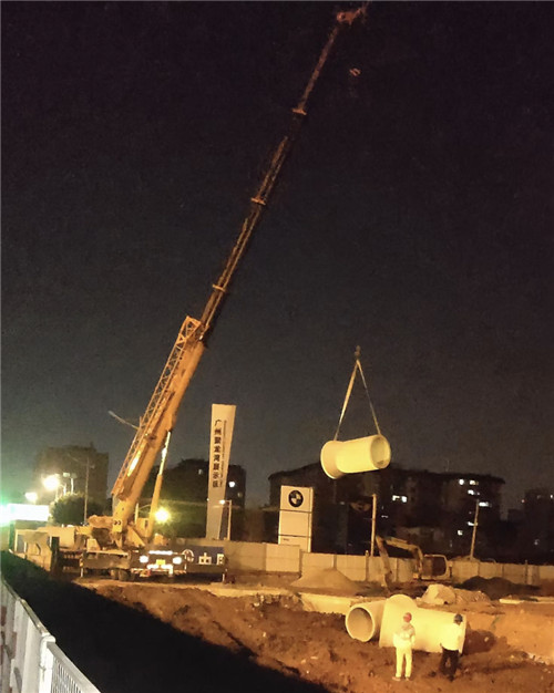 惠山区“弯臂矫正”—— 吊车的 “形变补偿” 技术