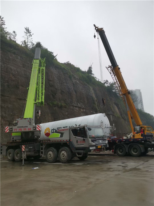 惠山区“不怕风雨冻”—— 吊车的 “恶劣环境适应” 技术